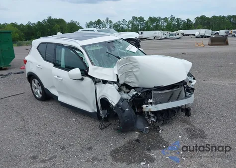 2019 Volvo Xc40 T4 Momentum z USA, uszkodzony, nr VIN YV4AC2HK7K2107905